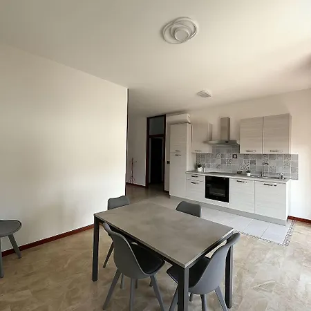 Apartment Ampia Dimora Per Cinque Persone *